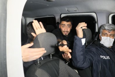 Otomobilden Havaya Ateş Açtılar, Polisten Kaçarken Kanala Düştüler