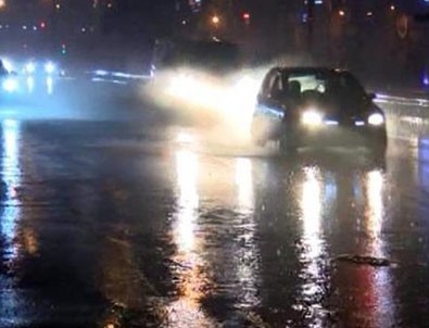 Başkent'te sağanak etkili oldu!