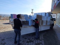 Selendi'de Kimsesiz Çocuklara Çalışma Masası Desteği