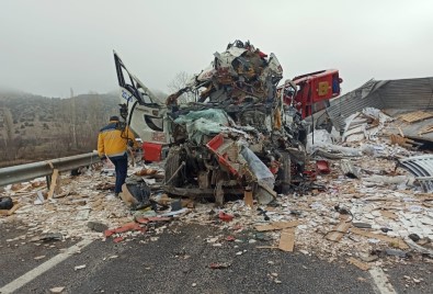 Yozgat'ta Korkunç Trafik Kazası Açıklaması 3 Ölü