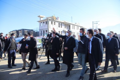 CHP Heyeti, Deprem Bölgesi Elazığ'da Çalışmaları Yerinde İnceledi