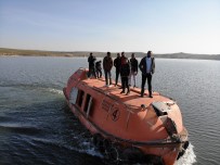 Denizi Olmayan Diyarbakır'da Denizaltı İle Ulaşımı Sağlıyorlar Haberi