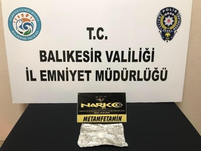 Balıkesir'de Polis 15 Uyuşturucu Şüphelisini Yakaladı