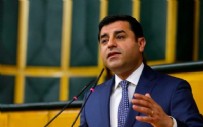 SELAHATTİN DEMİRTAŞ - Diyarbakır Annesi'nden Selahattin Demirtaş'a sert soru!
