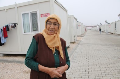 Elazığ'da Depremzedeler Açıklaması 'Ekmeği, Suyu, Elektriği Veriyorlar, Biz Daha Devletten Ne İsteyelim'