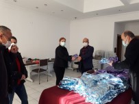 İhtiyaç Sahibi Çocuklara Örgü Ördüler