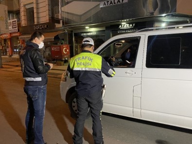 Düzce'de Kısıtlamayı Delen Alkollü Sürücü Gece Kartallarına Yakalandı