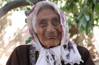 Baskan Özcan'dan Asirlik Elif Nine'ye Unutulmayacak Hediye