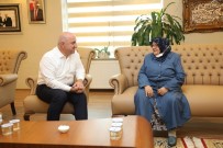 Hayirsever Kadin Ihtiyaç Sahiplerini Bu Yil Da Unutmadi