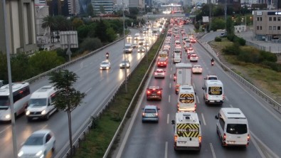Istanbul'da Yagmur Sonrasi Trafik Mesaisi Basladi, Yogunluk Yüzde 60'I Gördü