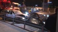 Kagithane'de Çekici Bekleyen Arizali Otomobile Baska Bir Araç Çarpti Açiklamasi 2 Yarali