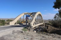 Tarihi Köprüde Güçlendirme Çalismalari Basladi