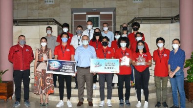 TEKNOFEST Ikincisi Gençler, Basarilarini Rektör Çamsari Ile Kutladi