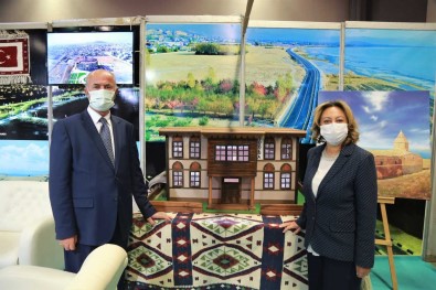 Tusba Belediyesinin Standina Büyük Ilgi