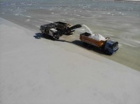 Tuz Gölü'nde Hasat Devam Ediyor