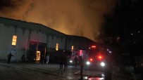 Kayseri'de Fabrika Yangini Açiklamasi Alevler Geceyi Aydinlatti