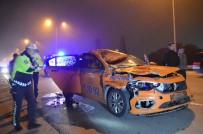 Ticari Taksi Seyir Halindeyken Önüne Çikan Ata Çarpti