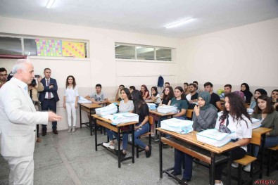 Akdeniz Belediyesinin Ücretsiz Üniversiteye Hazirlik Kurslarina Kayitlar Basladi