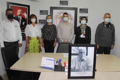 Koronaya Yenik Düsen Dr. Esat Ülkü, Ölüm Yildönümünde Anildi