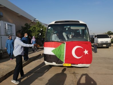 (Özel) Türk Doktorlardan Sudan Halkina Saglik Hizmeti