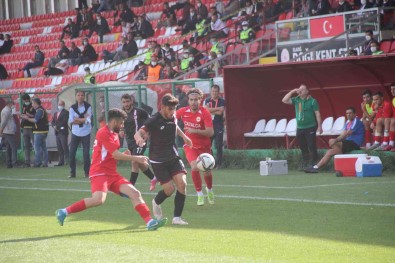 TFF 3. Lig Açiklamasi Elazigspor Açiklamasi 4 - Çatalcaspor Açiklamasi 3
