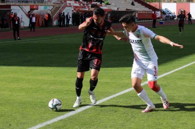 TFF 3. Lig Açiklamasi Gümüshanespor Açiklamasi 0 - Karsiyaka Açiklamasi 0