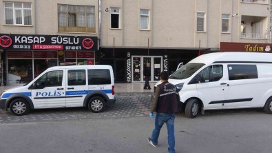 Üçüncü Kattan Düsen 2 Çocuk Annesi Kadin Hayatini Kaybetti