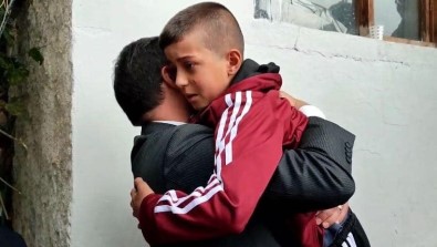 Vali Çiçek, Acili Aileleri Ve Hayatini Kaybeden 5 Ögrencinin Mezarini Ziyaret Etti