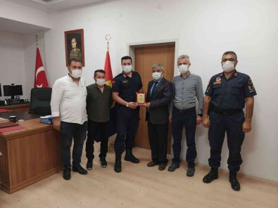 Yeni Jandarma Komutani Ersoy'u Ziyaret Edip Dernek Faaliyetlerini Anlattilar