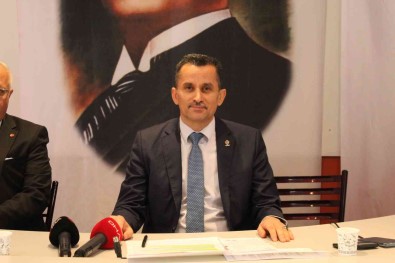 Badminton Federasyonu Baskani Özmekik Yeniden Aday