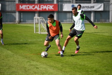 Bursaspor, Boluspor Maçinin Taktik Antrenmanini Yapti