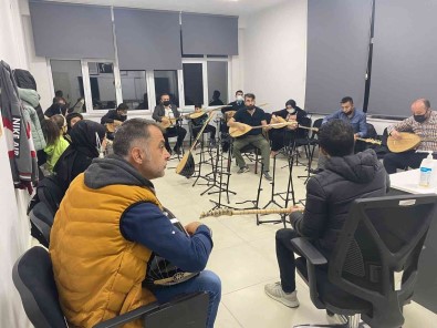 KASMEK'te Baglama Kurslari Basladi