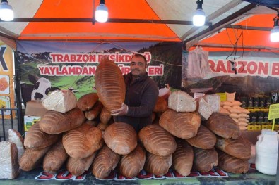 (ÖZEL) 8 Kiloluk Dev Ekmek Görenleri Saskina Çevirdi