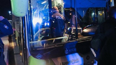 'Pes' dedirten olay: Otobüsten inmeyen koronavirüs hastasını polis indirdi