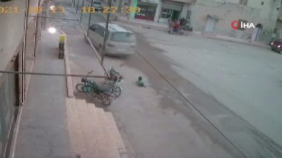Suriye'de Üzerinden Araç Geçen Çocuk Ölümden Döndü