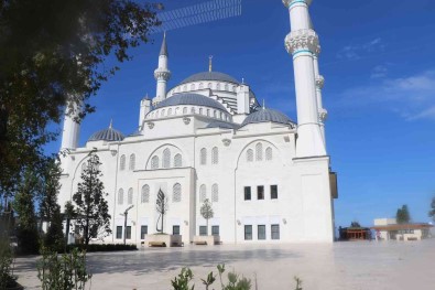 Uzun Mehmet Camii'ne Büyük Ilgi Açiklamasi 5 Ayda 300 Bin Ziyaret