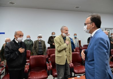 Vali Kizilkaya, Yaslilarin Hayir Duasini Aldi