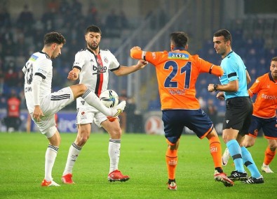 Başakşehir Beşiktaş’ı 3 golle mağlup etti! Emre Belözoğlu galibiyetle başladı