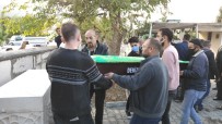 Kazada Hayatini Kaybeden Baba Ogul Yan Yana Topraga Verildi