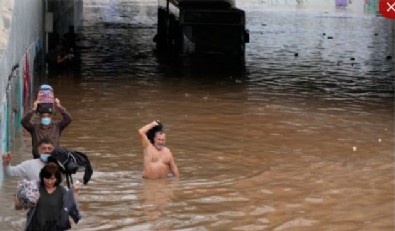 Yunanistan'ı sel vurdu! Atina sular altında kaldı!