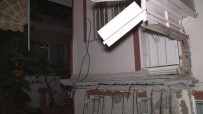 Avcilar'da Bir Apartman Dairesinin Balkonu Çöktü, Bina Tahliye Edildi