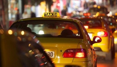 İBB'nin taksi plakası tahsisine ilişkin yeni uygulamasını taksici temsilcileri yargıya taşıyacak