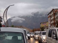 Sümbül Dagi'na Mevsimin Ilk Kari Yagdi