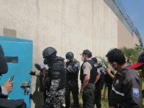 Ekvador'da Cezaevlerindeki Siddet Olaylari Devam Ediyor Açiklamasi Mahkumlar Polise Ates Açti