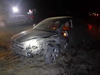 Konya'da Traktör Ile Otomobil Çarpisti Açiklamasi 1 Yarali