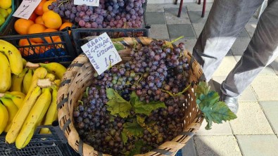 Karaçatlak Üzümü Tezgahlarda Yerini Aldi