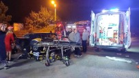 Sakarya'da Iki Otomobil Çarpisti Açiklamasi 2 Yarali