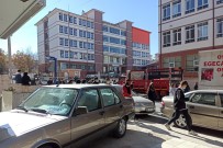 Baskent'te Taciz Edildigi Iddia Edilen Ögrencinin Yakinlari Ögretmeni Darp Etti