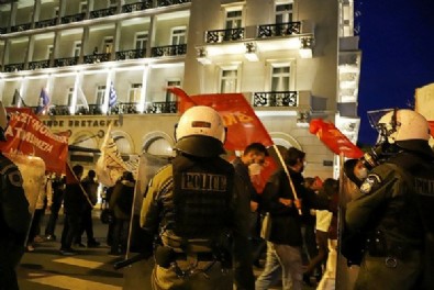 Yunanistan'da kaos! Polis şiddetine karşı halk sokaklara döküldü
