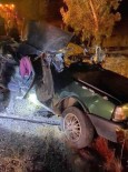 Motosiklete Çarpan Otomobil Ardindan Karsi Yönden Gelen Kamyonla Çarpisti Açiklamasi 2 Kardes Öldü, 1 Yarali